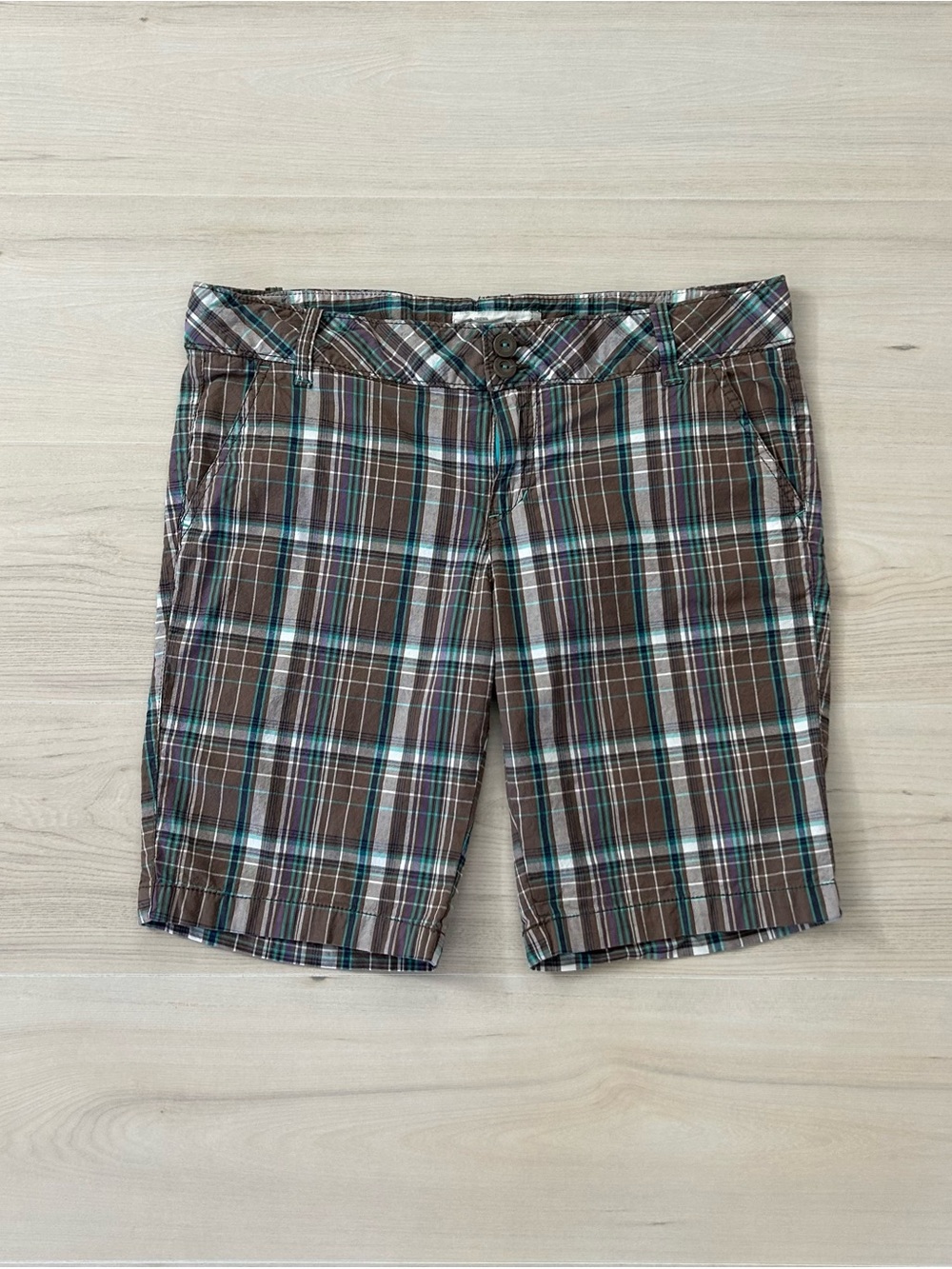 brown plaid aeropostale bermuda shorts